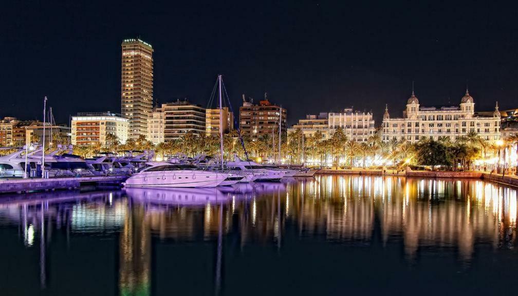 Super Centrico, Luminoso, Amplio, Terrazas Y Patio Alicante Exterior foto